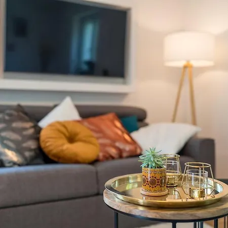 Eg R-wunderschoene Grosse 3-zimmer Naehe Salzburg Apartament