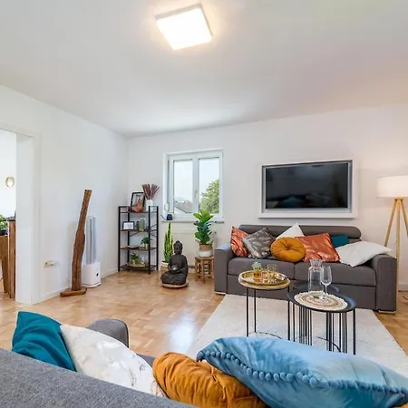 Eg R-wunderschoene Grosse 3-zimmer Naehe Salzburg