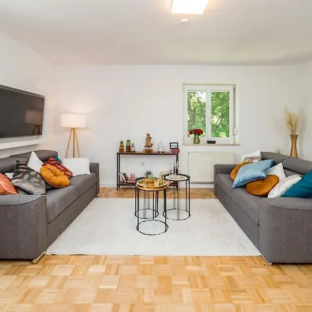 Eg R-wunderschoene Grosse 3-zimmer Naehe Salzburg Apartament *