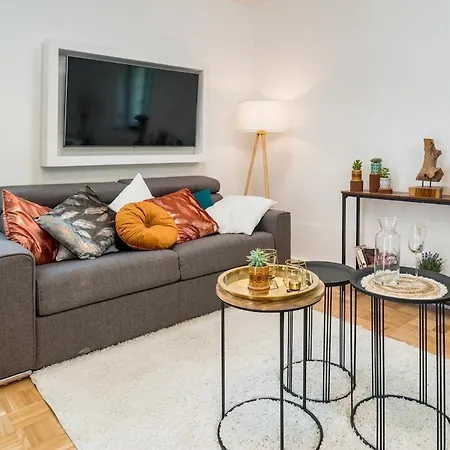 Eg R-wunderschoene Grosse 3-zimmer Naehe Salzburg *